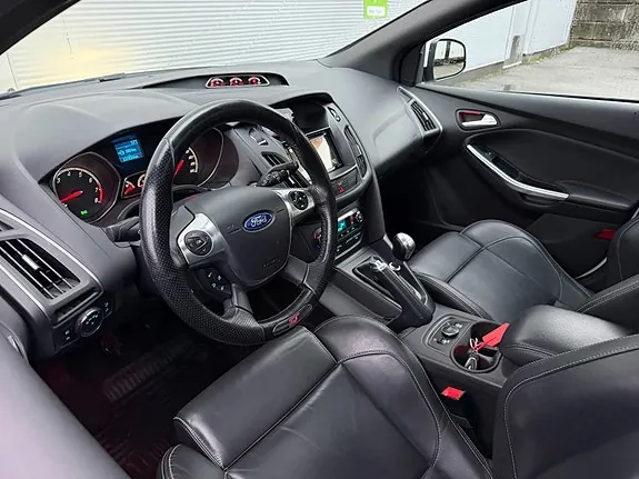 Ford Focus 2014 photo 5