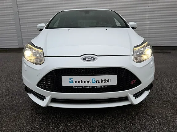 Ford Focus 2014 photo 3