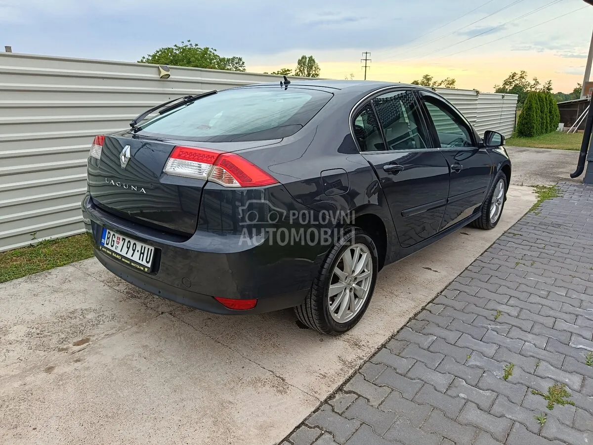 Renault Laguna 2010 photo 2