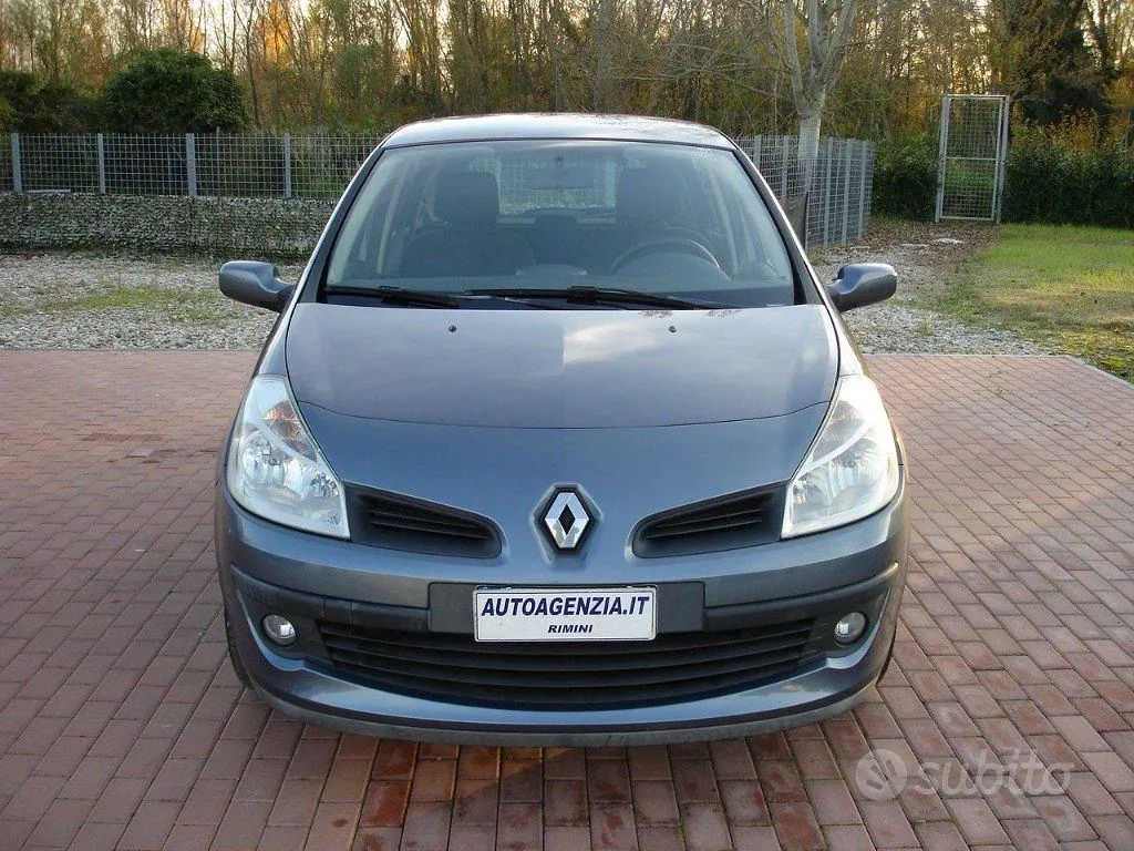 Renault Clio 2005 photo 5