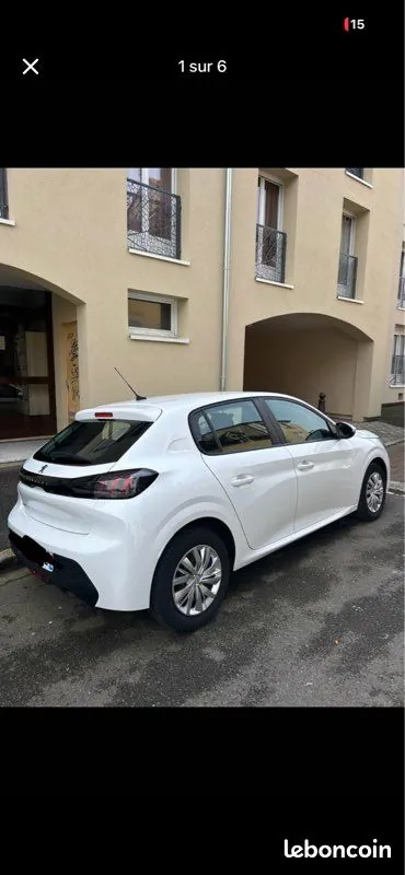 Peugeot 208 2022 photo 3