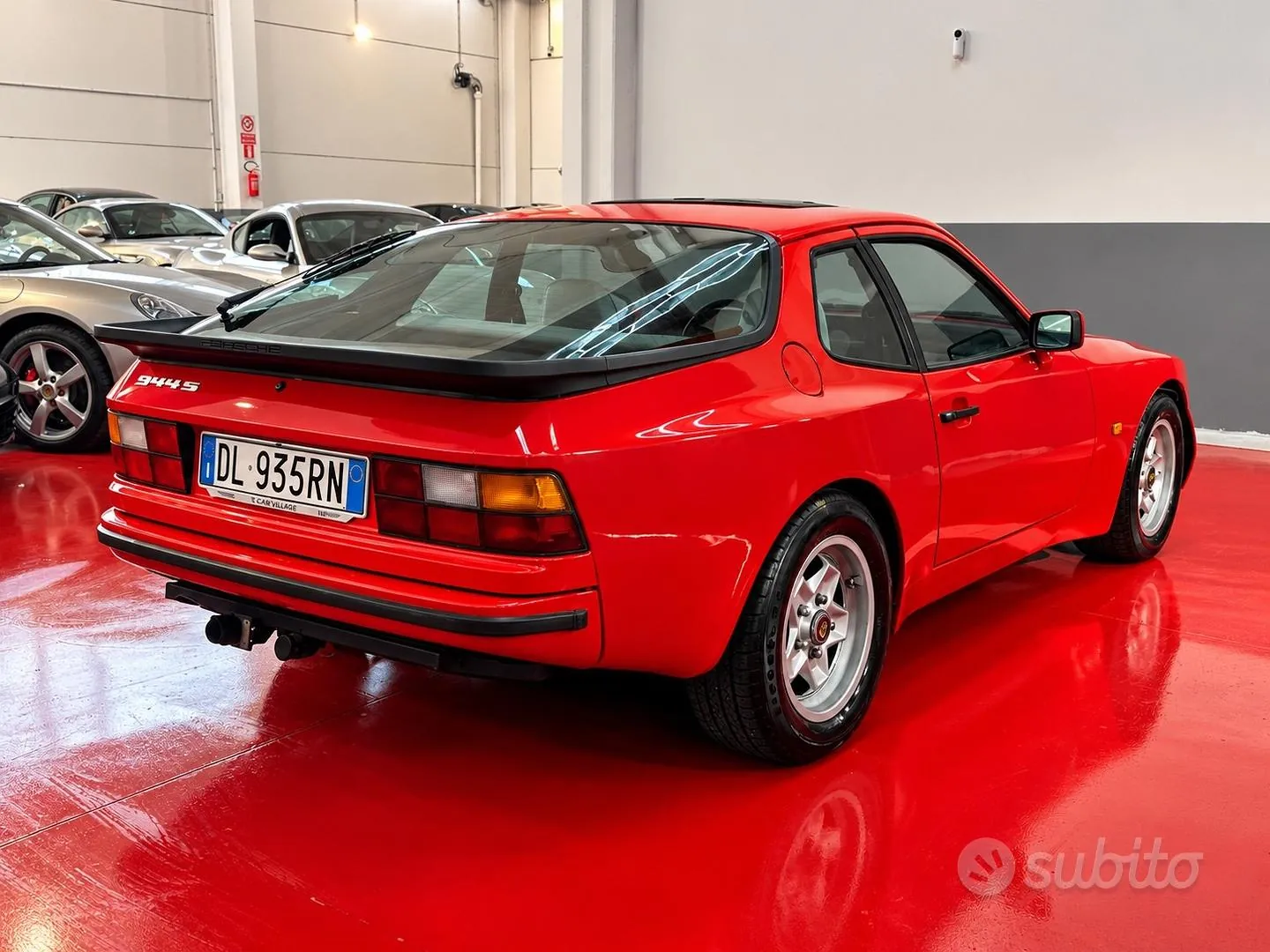 Porsche 944 1983 photo 5
