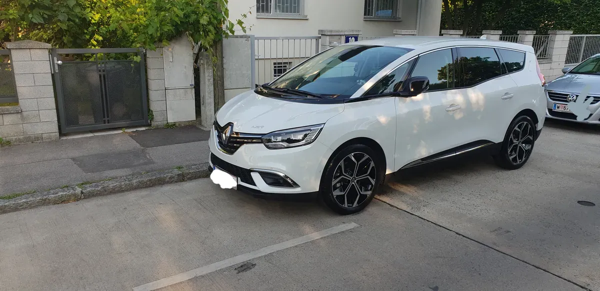 Renault Grand Scenic 2023 photo 3