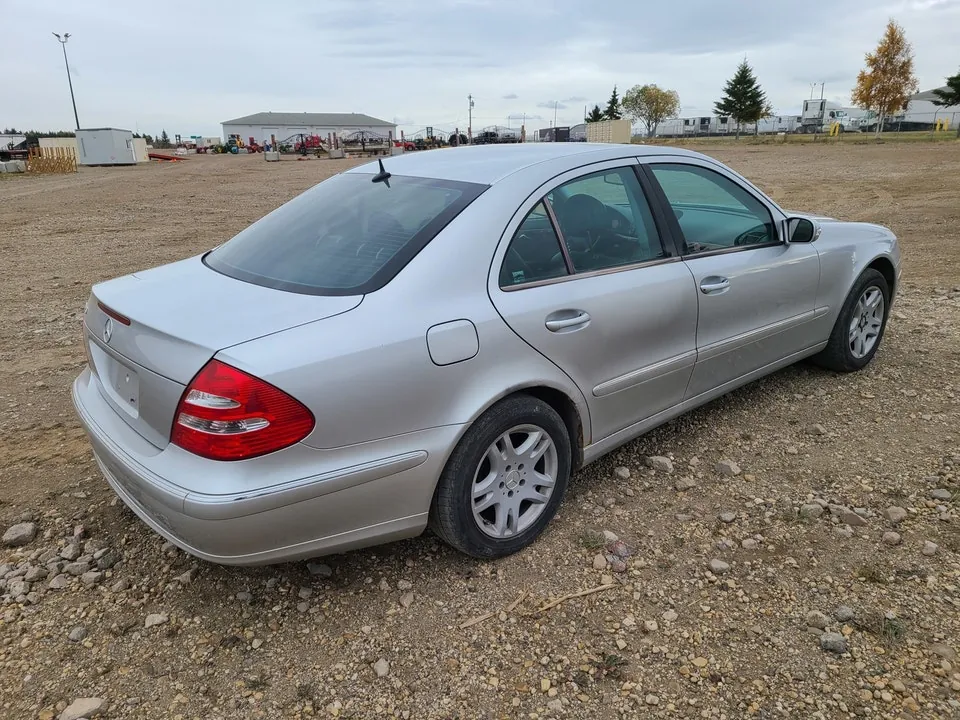 Mercedes-Benz E320 2003 photo 3
