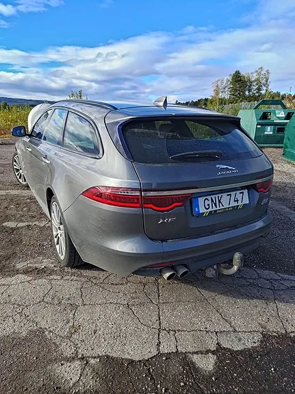 Jaguar Xf 2019 photo 2
