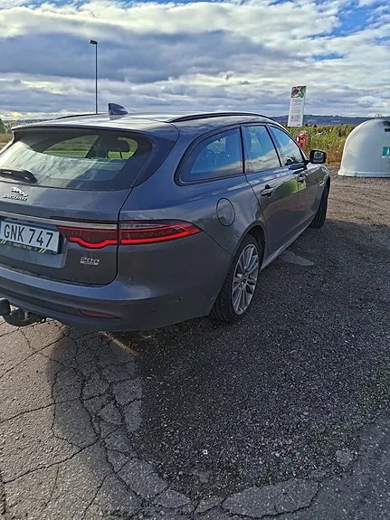 Jaguar Xf 2019 photo 3