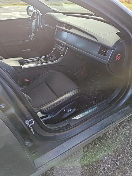 Jaguar Xf 2019 photo 4