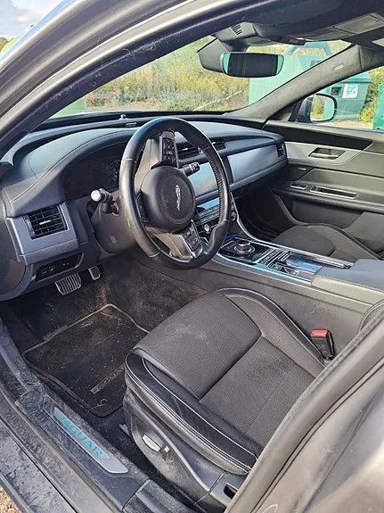 Jaguar Xf 2019 photo 5