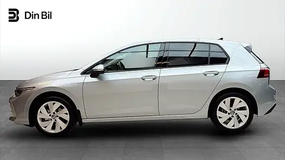 Volkswagen Golf I 2026 photo 2