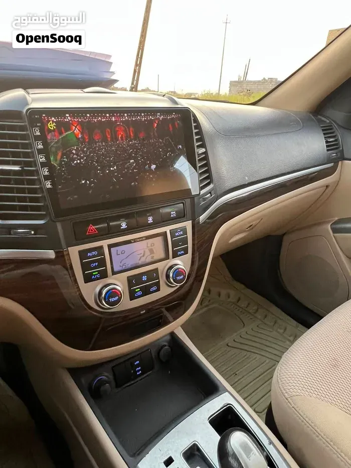 Hyundai Santa Fe 2011 photo 2