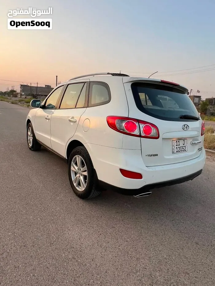 Hyundai Santa Fe 2011 photo 4