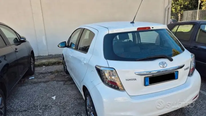 Toyota Yaris 2014 photo 5