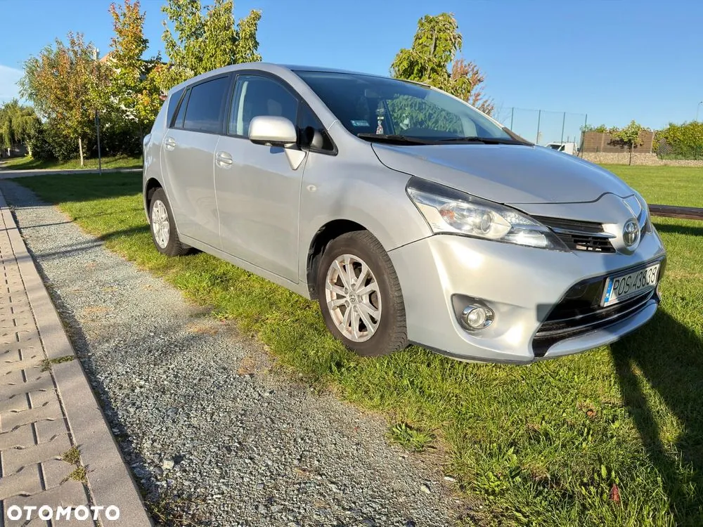Toyota Verso 2013 photo 2
