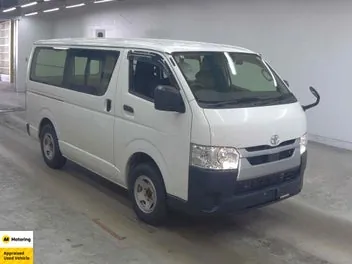 Toyota Hiace 2022 photo 2