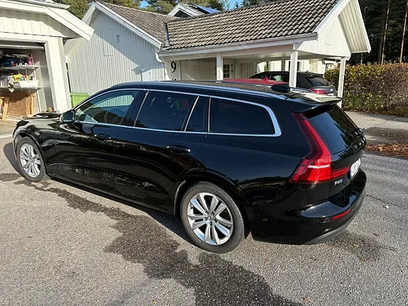 Volvo V60 2020 photo 2