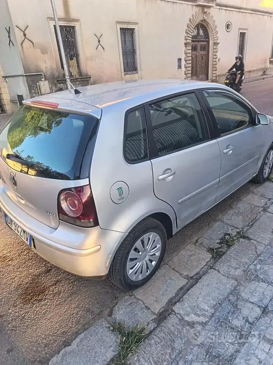 Volkswagen Polo 2008 photo 2
