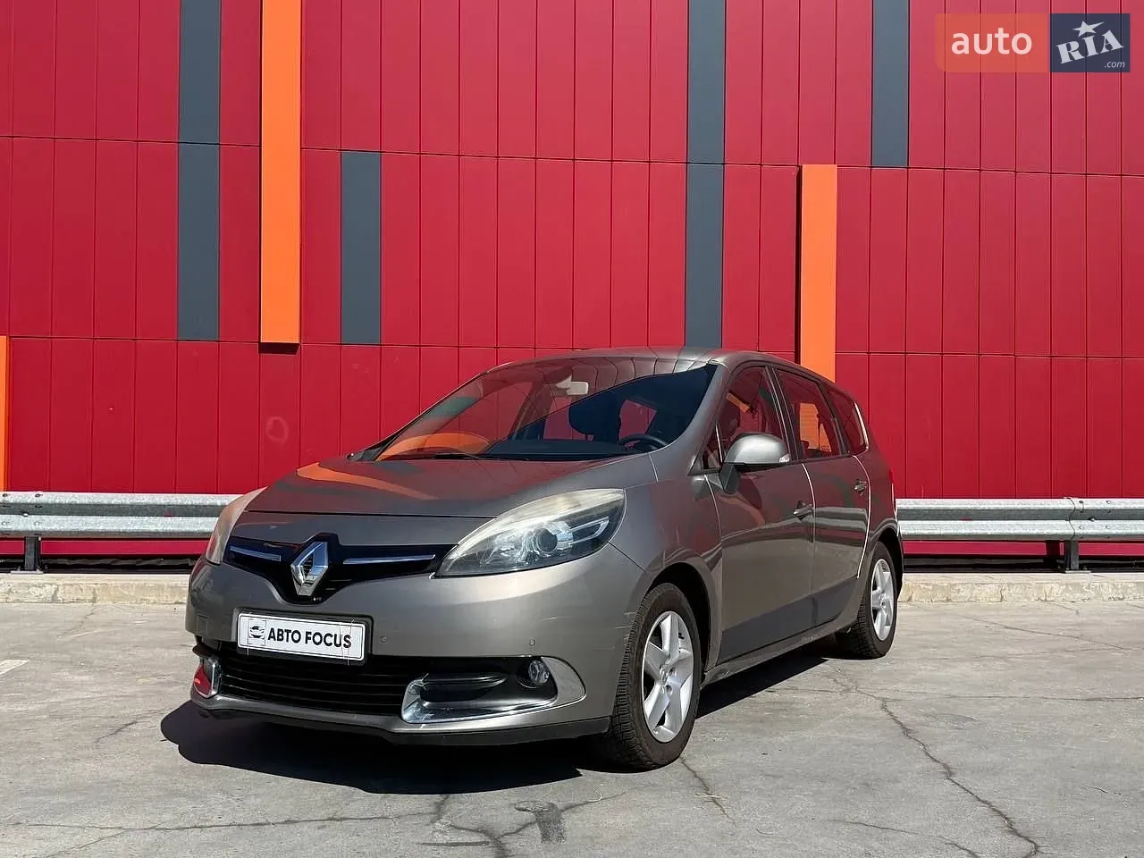 Renault Grand Scenic 2012 photo 4