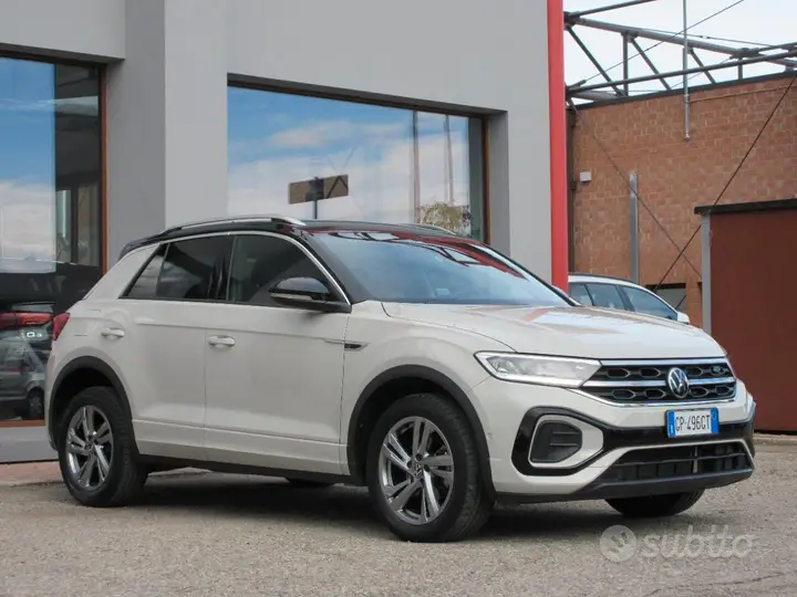 Volkswagen T-Roc 2023 photo 2