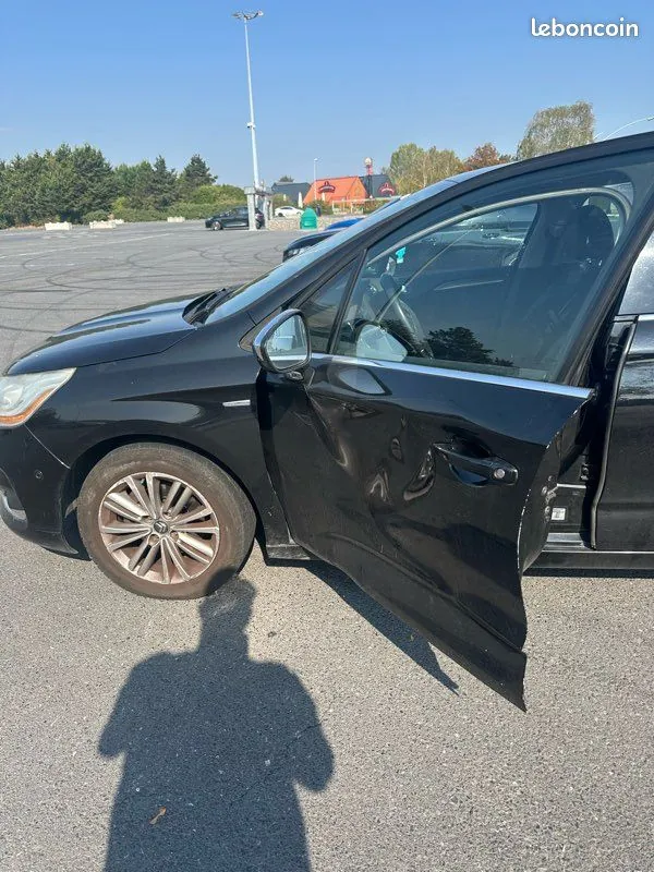 Citroen C4 2011 photo 2