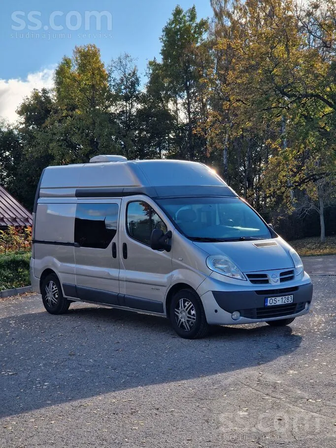 Renault Trafic 2011 photo 2