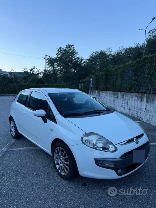 Fiat Punto Evo 2011 photo 3