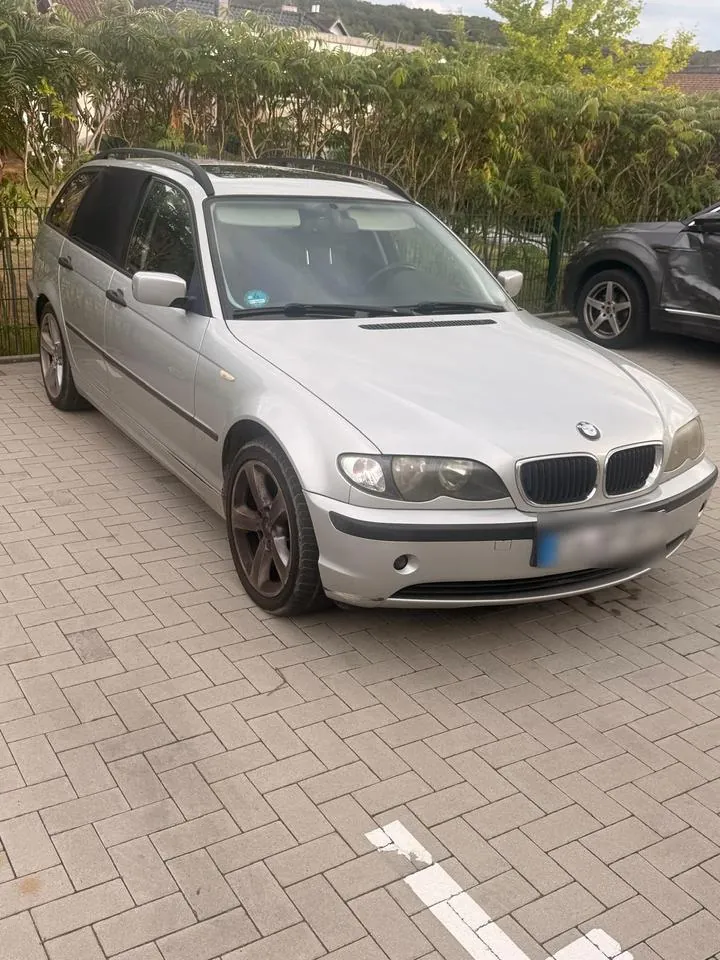 BMW 318I