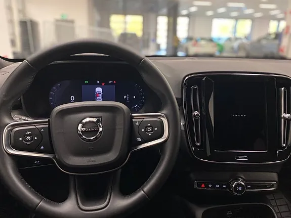 Volvo Xc40 2025 photo 2