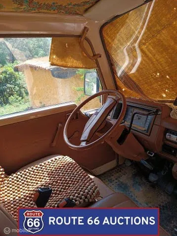 Nissan Urvan E23 1986 photo 2