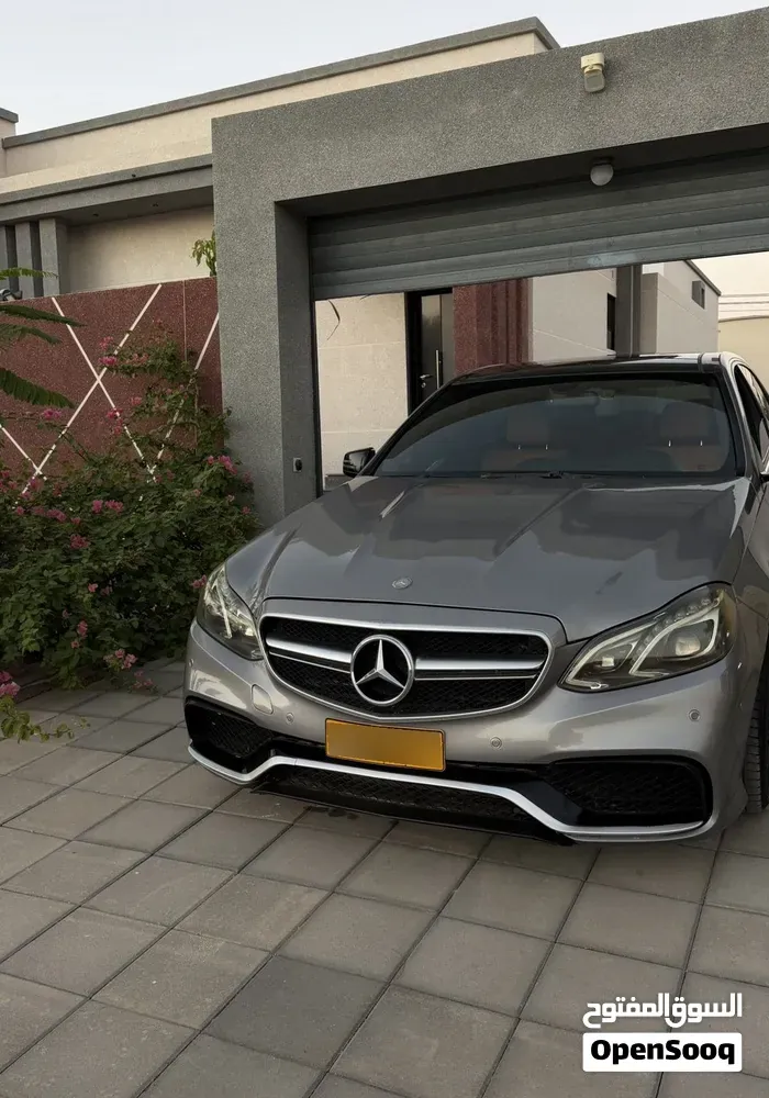 Mercedes-Benz E-Class 2011 photo 2