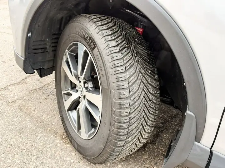 Toyota Rav4 2018 photo 2