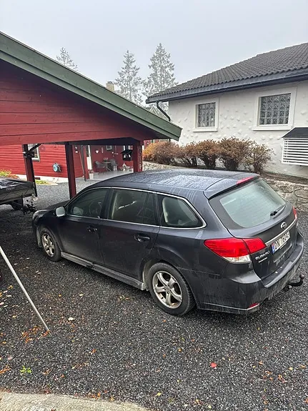 Subaru Legacy 2011 photo 3