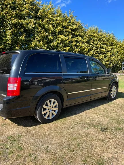 Chrysler Grand Voyager 2010 photo 2