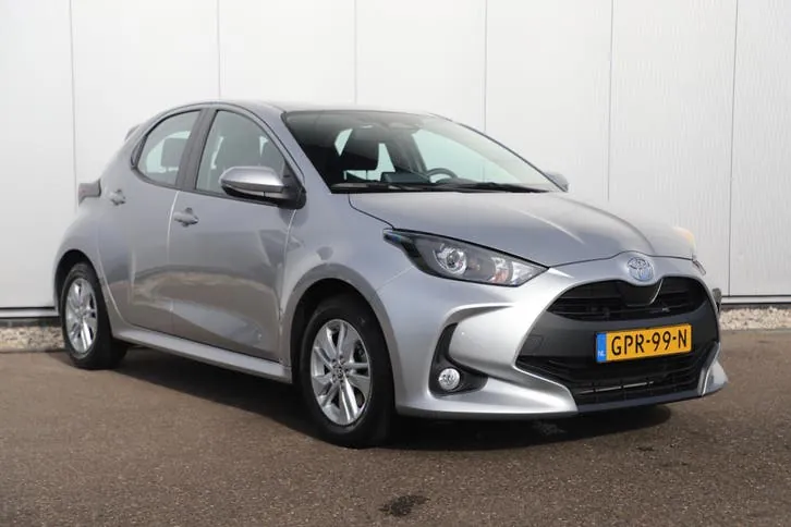 Toyota Yaris 2024 photo 3