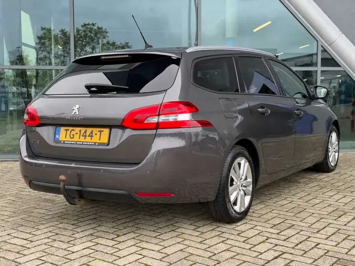 Peugeot 308 2018 photo 2