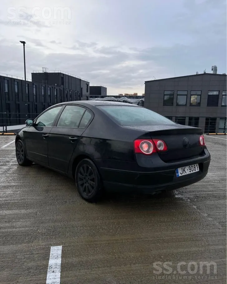 Volkswagen Passat B6 2005 photo 2