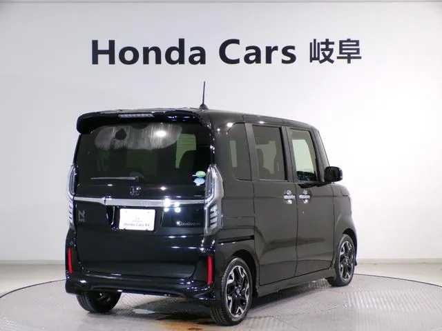 Honda N-Box 2019 photo 2
