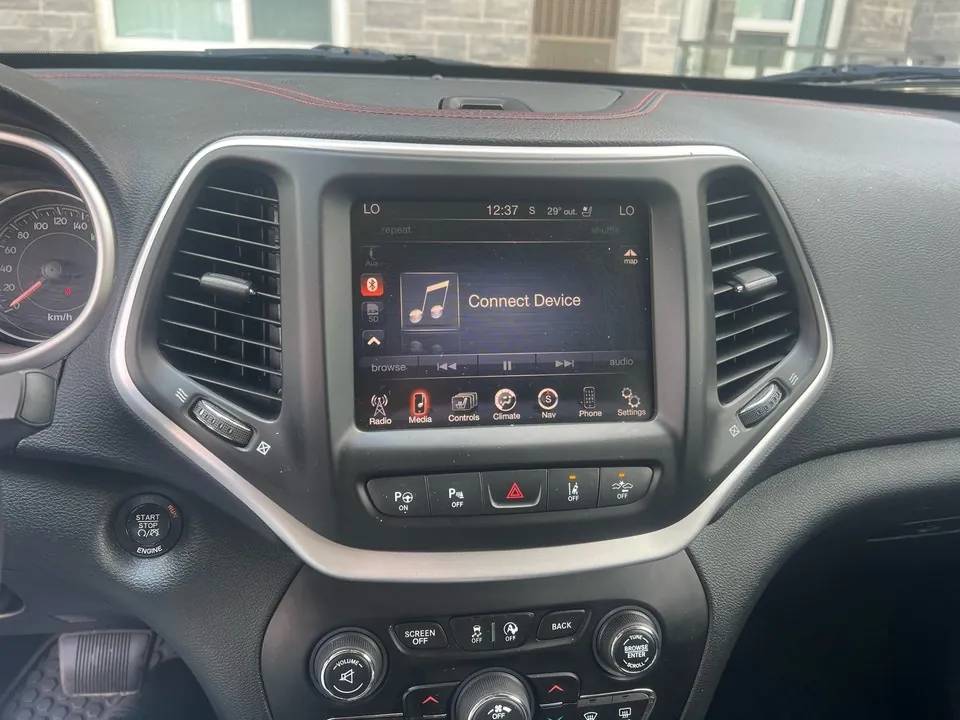 Jeep Cherokee Trailhawk 2015 photo 4