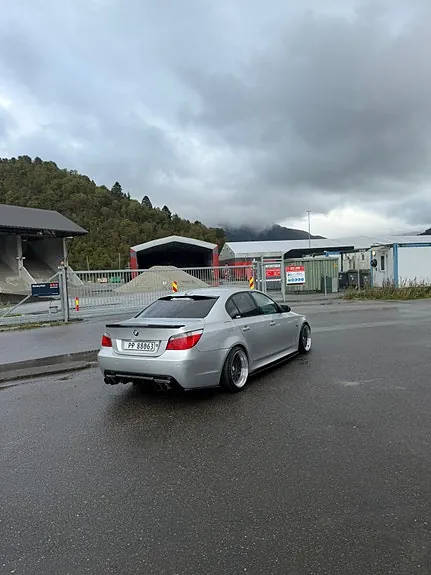 BMW 525D 2007 photo 2