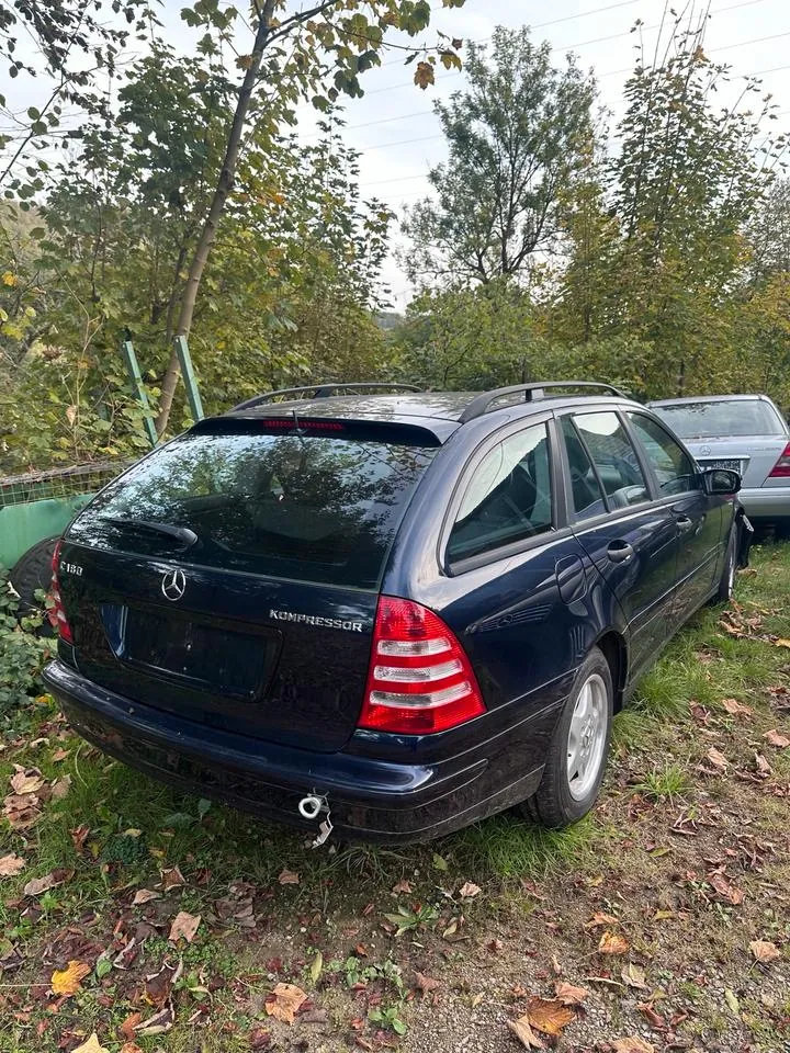 Mercedes-Benz C180