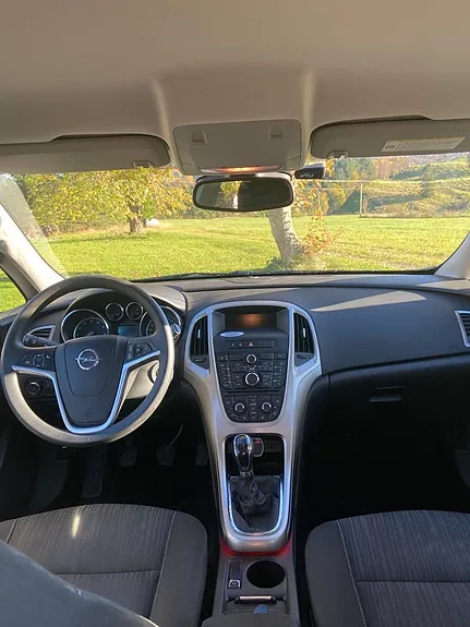 Opel Astra 2011 photo 4