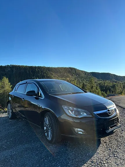 Opel Astra 2011 photo 4