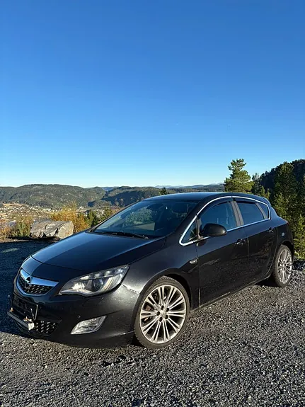 Opel Astra 2011 photo 5