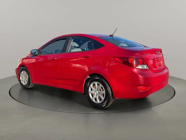 Hyundai Accent 2013 photo 3