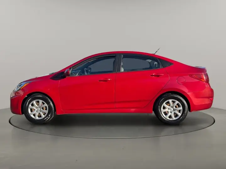 Hyundai Accent 2013 photo 2