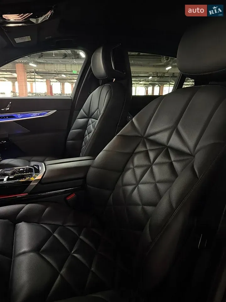 BMW I7 2023 photo 4