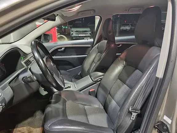 Volvo V70 2010 photo 5