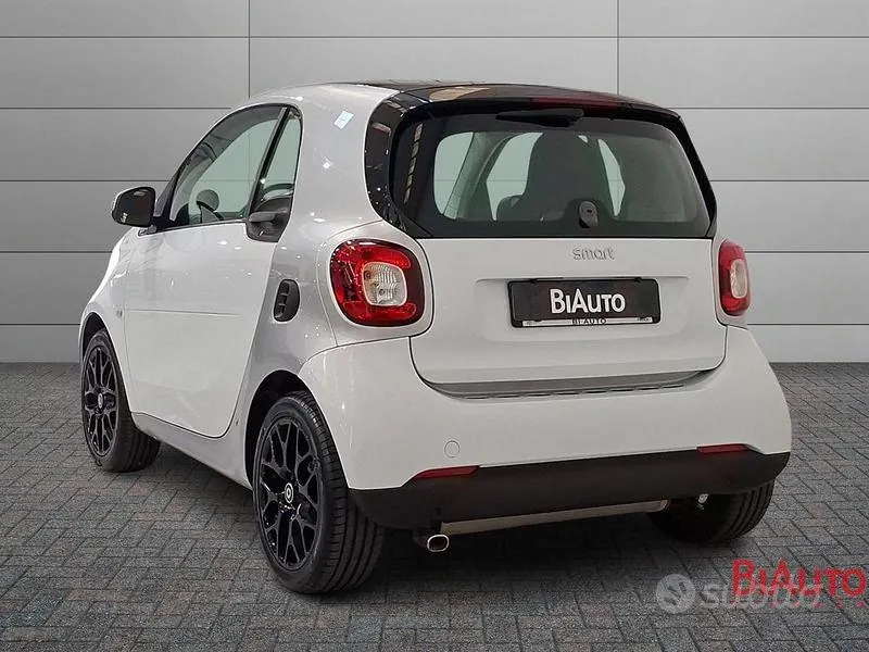 Smart Fortwo 2019 photo 4
