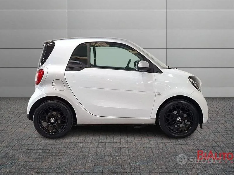 Smart Fortwo 2019 photo 3