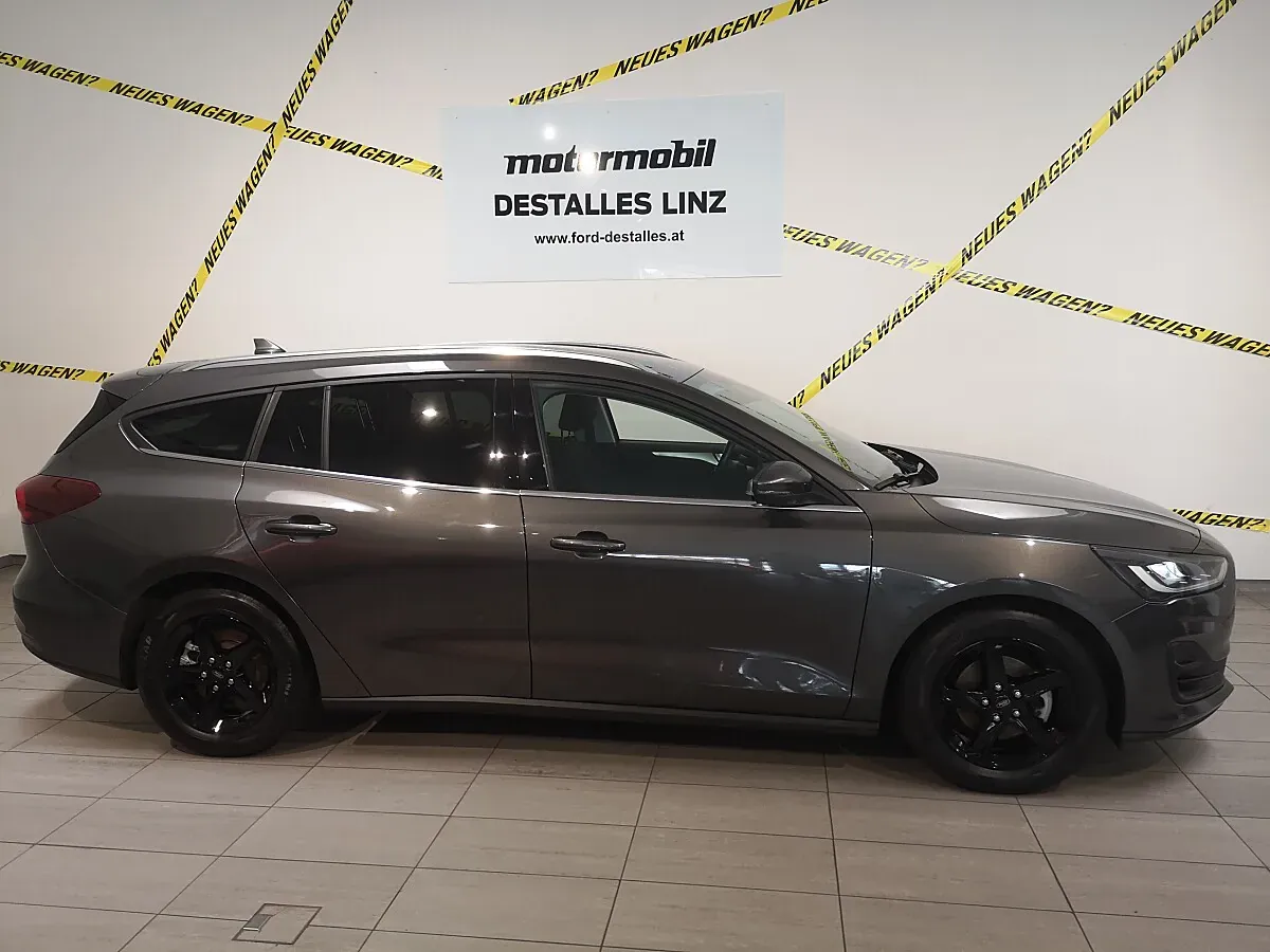 Ford Focus 2022 photo 3