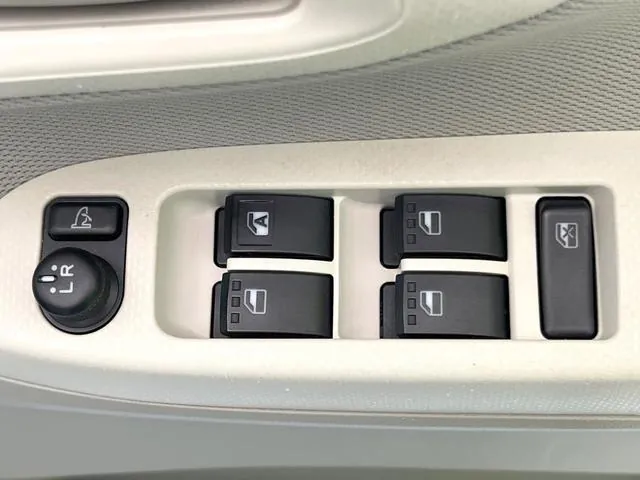 Daihatsu Molve L 2018 photo 5
